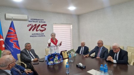 Əməkdar jurnalist Əminə Yusifqızının 75 illik yubileyi qeyd olunub. FOTOLAR