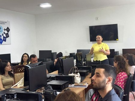 Mingəçevir Dövlət Universitetində qiyabi tələbələr üçün ingilis dili biliklərinin təkmilləşdirilməsi istiqamətində təlimlər keçirilir Mingəçevir Dövlət Universitetində qiyabi tələbələr üçün ingilis dili biliklərinin təkmilləşdirilməsi istiqamətində təlimlər keçirilir