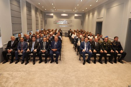 Yevlaxda 15 İyun – Milli Qurtuluş Gününə həsr olunmuş tədbir keçirilib. FOTOLAR Yevlaxda 15 İyun – Milli Qurtuluş Gününə həsr olunmuş tədbir keçirilib. FOTOLAR