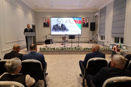 Yevlaxda 15 İyun – Milli Qurtuluş Gününə həsr olunmuş tədbir keçirilib. FOTOLAR Yevlaxda 15 İyun – Milli Qurtuluş Gününə həsr olunmuş tədbir keçirilib. FOTOLAR