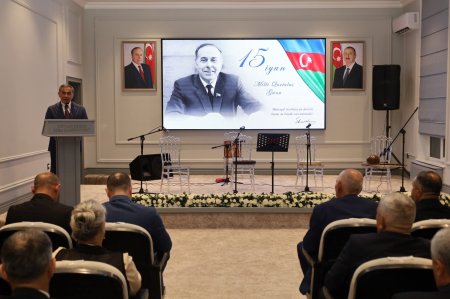 Yevlaxda 15 İyun – Milli Qurtuluş Gününə həsr olunmuş tədbir keçirilib. FOTOLAR Yevlaxda 15 İyun – Milli Qurtuluş Gününə həsr olunmuş tədbir keçirilib. FOTOLAR