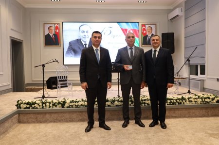 Yevlaxda 15 İyun – Milli Qurtuluş Gününə həsr olunmuş tədbir keçirilib. FOTOLAR Yevlaxda 15 İyun – Milli Qurtuluş Gününə həsr olunmuş tədbir keçirilib. FOTOLAR