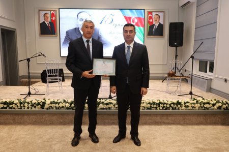 Yevlaxda 15 İyun – Milli Qurtuluş Gününə həsr olunmuş tədbir keçirilib. FOTOLAR Yevlaxda 15 İyun – Milli Qurtuluş Gününə həsr olunmuş tədbir keçirilib. FOTOLAR