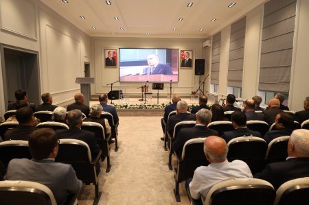 Yevlaxda 15 İyun – Milli Qurtuluş Gününə həsr olunmuş tədbir keçirilib. FOTOLAR Yevlaxda 15 İyun – Milli Qurtuluş Gününə həsr olunmuş tədbir keçirilib. FOTOLAR