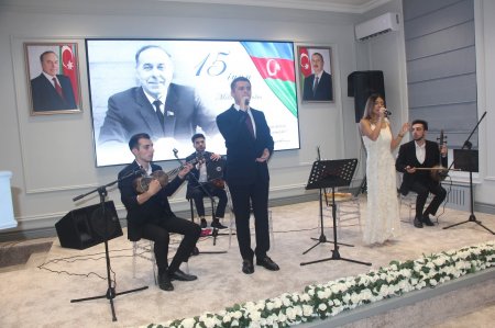 Yevlaxda 15 İyun – Milli Qurtuluş Gününə həsr olunmuş tədbir keçirilib. FOTOLAR Yevlaxda 15 İyun – Milli Qurtuluş Gününə həsr olunmuş tədbir keçirilib. FOTOLAR