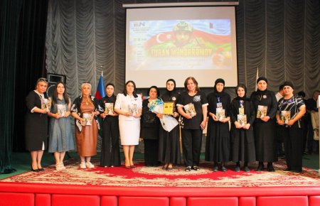 MDU-da qəhrəmanlıq yaddaşı və milli dəyərlər: Şəhid Turan Məhərrəmovun xatirəsinə həsr olunan tədbir keçirilib MDU-da qəhrəmanlıq yaddaşı və milli dəyərlər: Şəhid Turan Məhərrəmovun xatirəsinə həsr olunan tədbir keçirilib