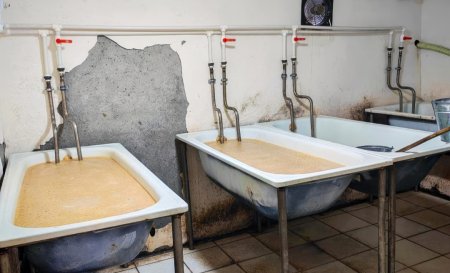198 min litr pivəni qeydiyyatsız istehsal etdilər - Fotolar 198 min litr pivəni qeydiyyatsız istehsal etdilər - Fotolar