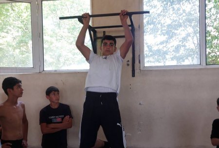 Yevlax Uşaq-Gənclər İdman-Şahmat Məktəbinin sərbəst güləş bölməsinin qrupları arasında yoxlama, sınaq, qəbul və keçid normativləri keçirilib. FOTOLAR