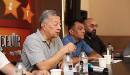 Mingəçevirdə regional medianın problemləri müzakirə olunub: “Sağlam media üçün regionlara diqqət artırılmalıdır”. -VİDEO Mingəçevirdə regional medianın problemləri müzakirə olunub: “Sağlam media üçün regionlara diqqət artırılmalıdır”. -VİDEO